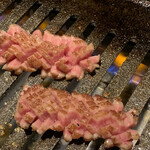 黒毛和牛焼肉 虎斑 - 