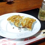 赤い屋根 - 自家製餃子〜並の大きさ（日曜日）