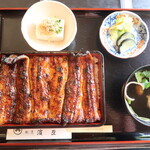 濱丑川魚店 - 特特重(肝吸い、冷や奴、漬物付き)：4400円（鰻が3枚） 