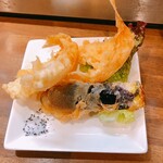 立ち飲み居酒屋ラクミ - 秋なすと鱚の天ぷら