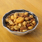 spicy mixed nuts