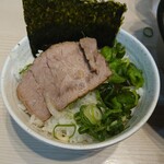 Menya Senshou - 海苔とチャーシューをライスへ移して食す♪