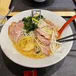 超純水採麺 天国屋 - ラーショにはニンニクがとても良く合います