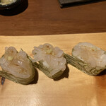 寿司・割烹 四六八ちゃ - 白海老3～富山湾の恵。。。握りずしも美味しい。白海老がたっぷり乗っていて甘い。