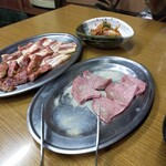 焼肉 一力 - 塩タン2枚焼いたあと…