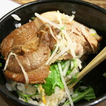 ラーメン あじゃあら - 1枚は端豚