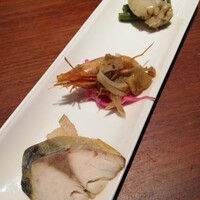 魚China YO - 前菜三種盛り合わせ