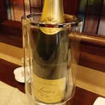 ビストロ デ トロワ - 前菜盛り合わせに合う、スパークリングでした！(о´∀`о)マダムがお店のワインクーラーをお貸ししてくだり、最後まで美味しくいただけました♪(*^^*)