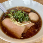 湖麺屋 リールカフェ - 正油ラーメン、味玉トッピング追加