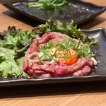 焼肉 龍良 - あぶりユッケ