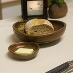 ラトリエ あべ - 特製パン（通称：あべパン）、エシレの熟成バター
