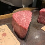 神戸牛炉窯焼ステーキ 雪月風花 北野坂 - 本日のお肉は勢戸雄太さんのフィレとランプの食べ比べ