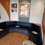 磯のがってん寿司 - 待合室