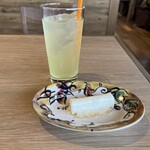 Italian Kitchen VANSAN - +200円プチドルチェとレモネードスカッシュ