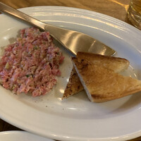 カルネジーオ イースト - 