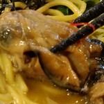 麺や 佐市 - ぷりぷりの牡蠣。ふたつ入ってます
