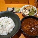 Ito Kitchen - チキンカレー(サラダ+コーヒーor紅茶付き) 1000円、ご飯大盛り 100円