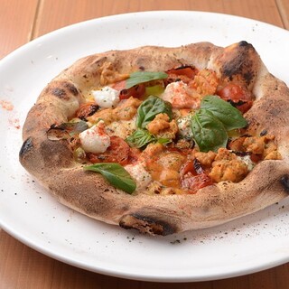 ピザ専用の石釜で仕上げる本格ピザをお楽しみ頂けます！