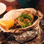 貝と魚と炭び シェルまる - 牡蠣の旨醤油焼