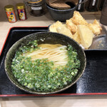 Honkakuha Hakata Udon Hasida Taikiti - かしわ天うどん¥750、出汁のしみた大根の天ぷら¥150