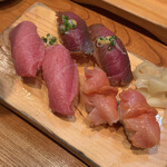 吉光 - まぐろ漬け、赤貝、大トロ（奥から時計回り）