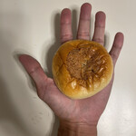 サンジェルマン - 北海道十勝あずきの藻塩あんパンのサイズの参考までに