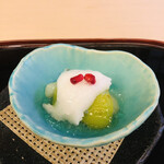 山玄茶 - シャインマスカットと洋梨のコンポートにレモンシャーベット