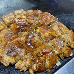 峰 - お好み焼きデラックス650円完成。