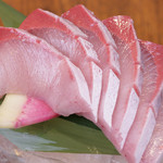 Sushi Maru Ya - 天然ぶり造り　880円
