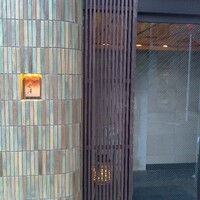 不動前 すし 岩澤 - 入り口。ひっそりとした佇まいが期待感を高める