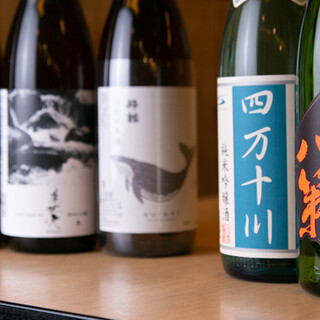We offer a wide variety of Kochi's local sake! Enjoy a moment of toast with your favorite cup.