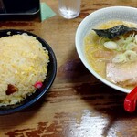 元祖札幌や - 半炒飯と半味噌ラーメンの半々セット 1,100円 ♪