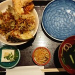 魚弥長久  - 魚弥の天丼(海老・さつまいも・なす・鯵・海苔・ししとう・南瓜)