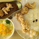 ン・オリジナルカレー - 唐揚げカレーA&ランチサラダ