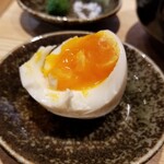 中華蕎麦 とみ田 - 比内地鶏半熟味玉（カット）