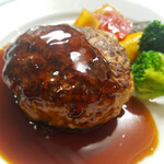 カフェテリア北野ガーデン - 土・日・祝 ランチメニュー【本日のおすすめランチ】
（おすすめ料理・フリードリンク・サラダ・スープ・パン又はライス付き）