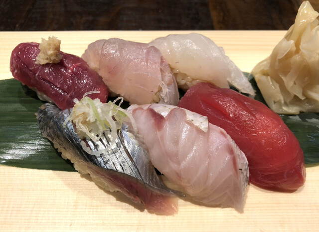 寿司をつまみながら旨酒を By てっぷさん 大衆すし酒場 不二子 大町店 大町西公園 居酒屋 食べログ