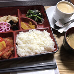 幸福食堂 大学村 - 日替り定食  ドリンク付き