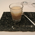 カンテサンス - 冷たいオニオングラタンスープ