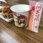 たらふく亭 - セブンで味噌汁とミニマヨ購入
