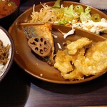 味楽房 - サバの唐揚げ定食