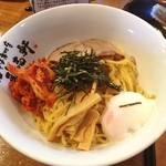 Abura Soba Semmonten Kajiken - 大盛り
                        半熟玉子、キムチ
                        トッピング(￣▽￣)
                        これから
                        全力で混ぜ混ぜ！