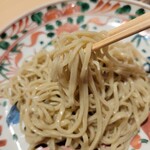 実伶 - 手打ちそばを手繰る。