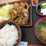 富士アイス 東店 - 生姜焼き定食