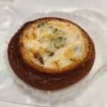 ring ring - 季節の野菜キッシュ(280円)です。