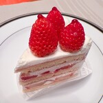 161297259 - 苺のショートケーキ・ブラン ¥702(税抜価格¥650)