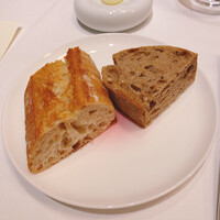 フィリップ・ミル 東京 - パン