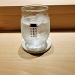 Sushi Karashima - 口きりは宮崎県高鍋の芋焼酎㐂六のソーダ割り