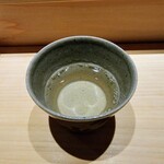 鮨 唐島 - 冷酒はぐい飲みで