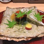 おみ乃 - 松茸と餅米を詰めて揚げた手羽先 + 丸十（さつまいも）の蜜煮